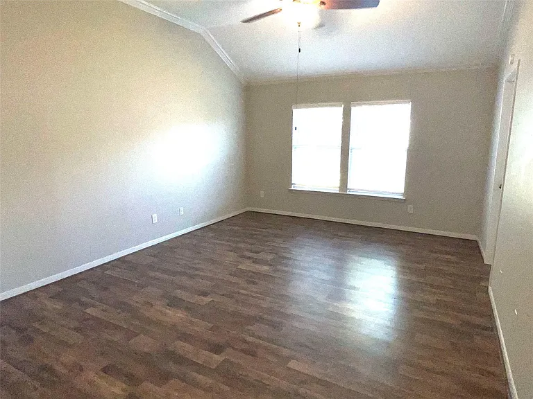 25011 Emporia Point Ct — Photo 15