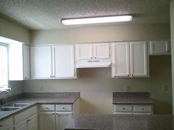 4th image of 6313 Woodmont Ct