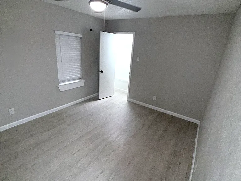 2754 E Ledbetter Dr #902 — Photo 5