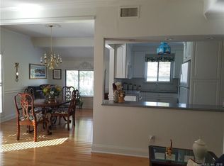 801 Heritage Vlg #B, Southbury, CT 06488
