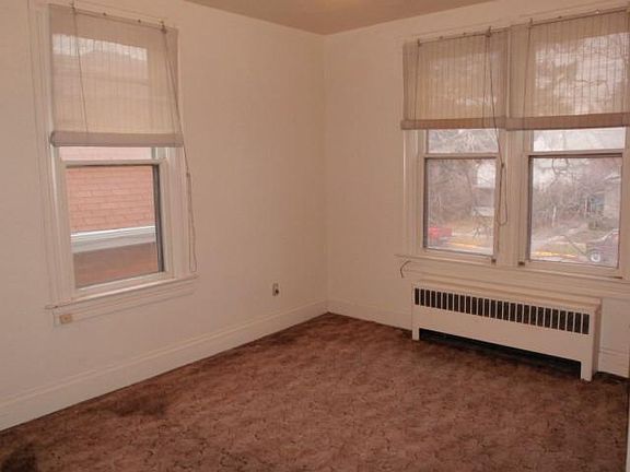 2nd image of 404 E Spruce St APT 5