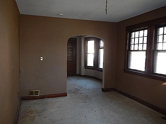 4th image of 3311 Windsor Ave