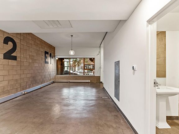 5th image of 6615 Melrose Ave Unit 3