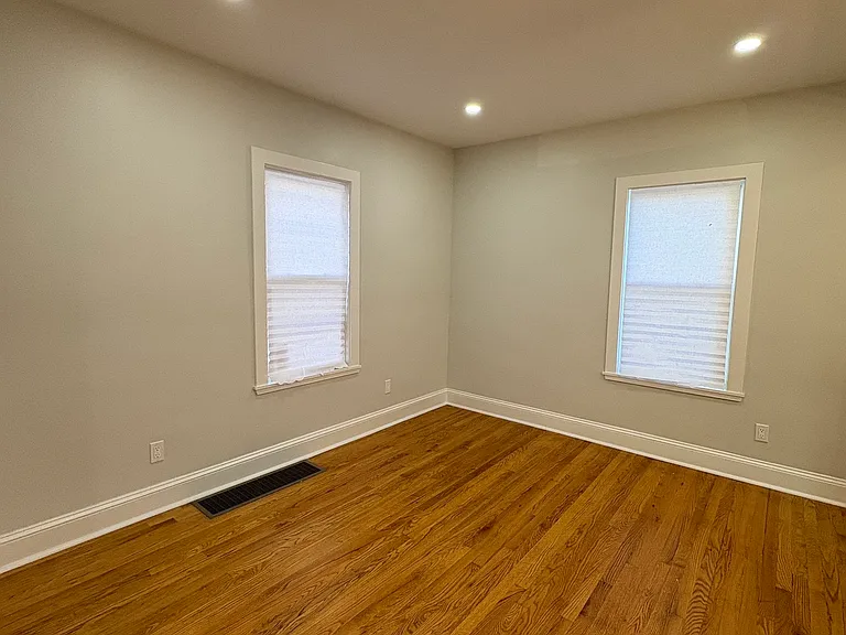 172 Swanson Ave — Photo 6