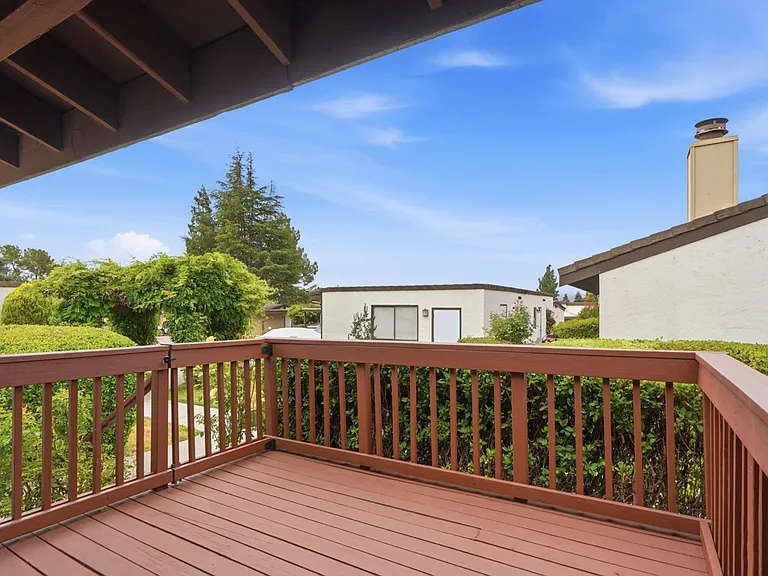 205 Tangerine Ct — Photo 3