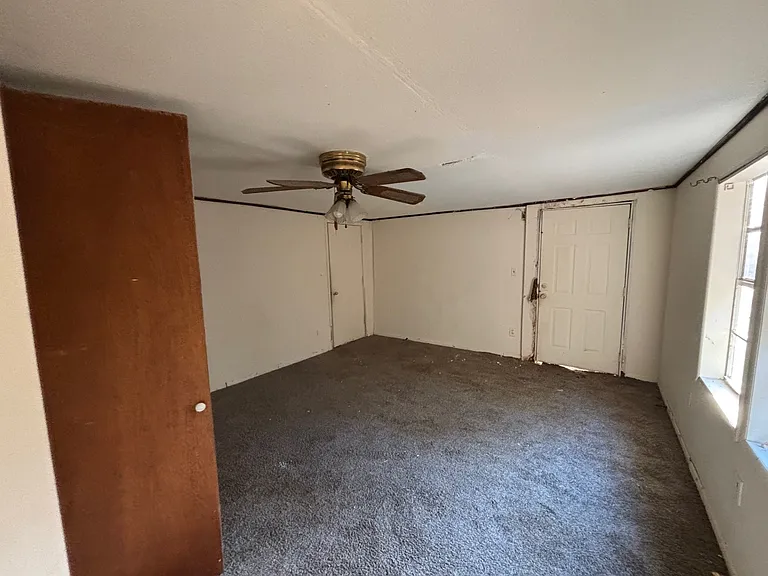 225 County Road 4090 — Photo 5