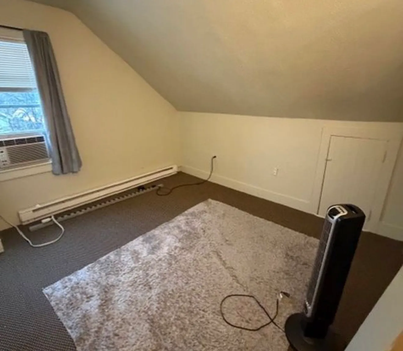 4 bed, $1,800 — Photo 1