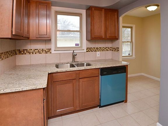 3rd image of 3708 Monticello Blvd