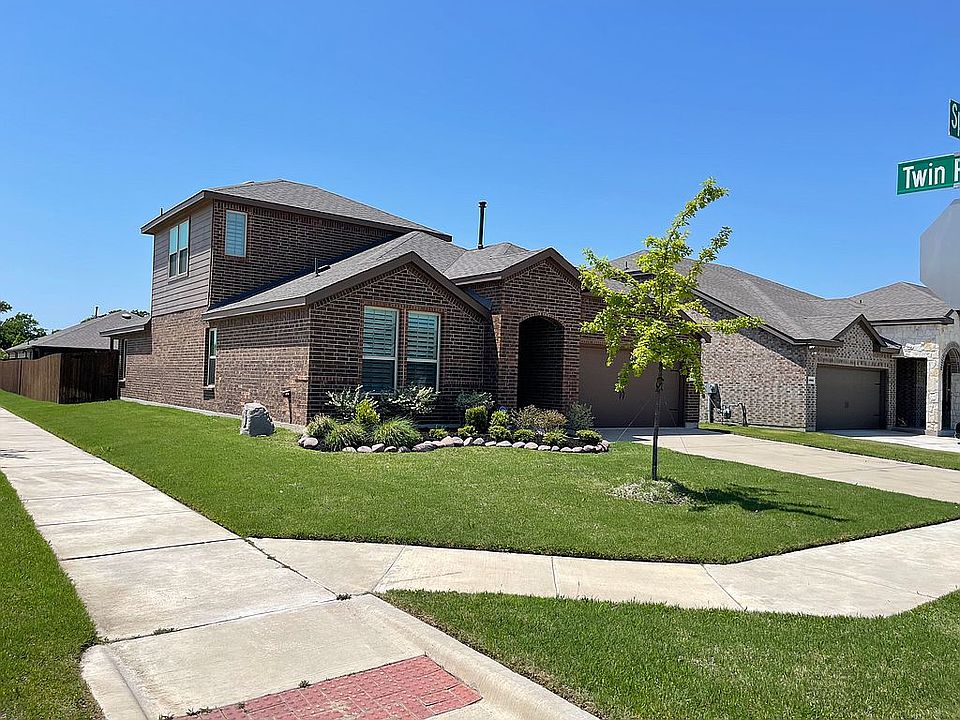 1st image of 4001 Spur Trail Dr