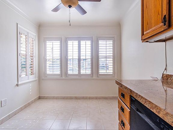 Dining area in kitchen