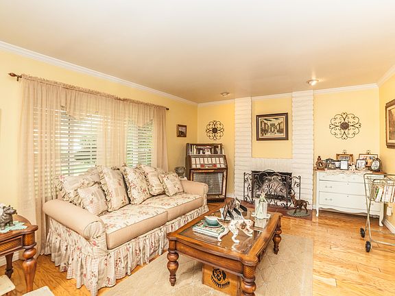 3rd image of 322 Eagle Nest Dr