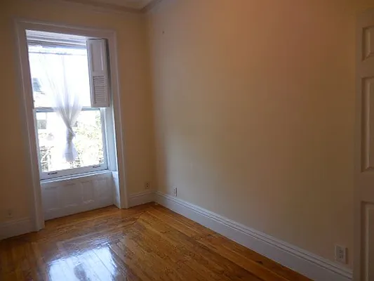 Rented by Aimee Grodanz, LREB | media 17