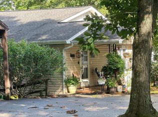 115 Black Oak Ln, Byrdstown, TN 38549