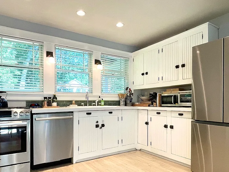 16 Roxbury Ln — Photo 6