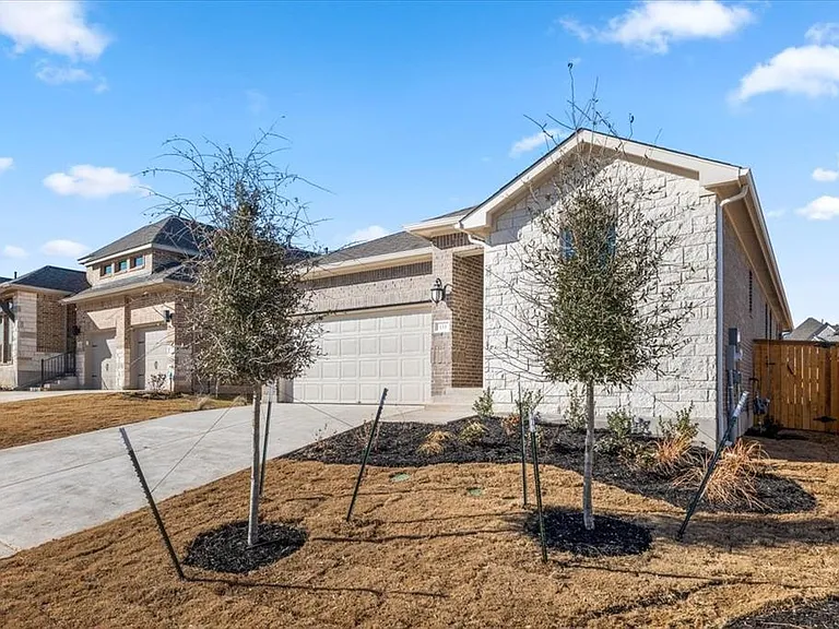 133 Green Knoll Ln — Photo 3