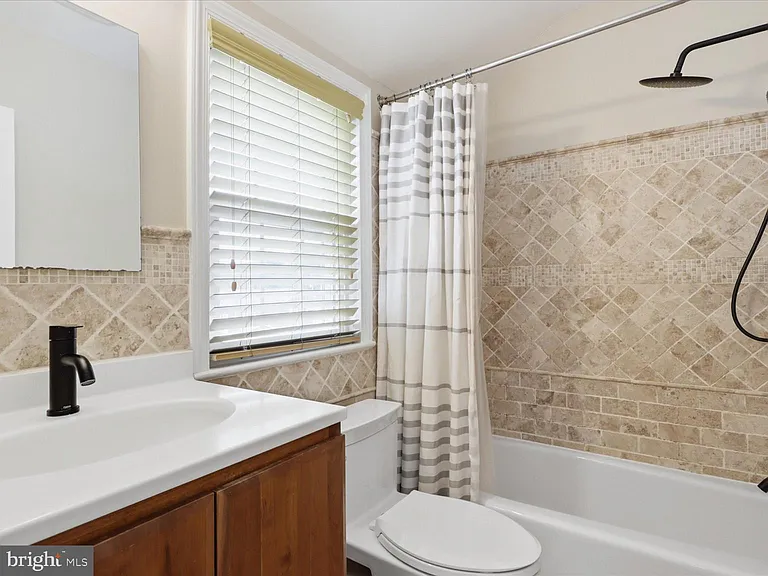 2310 Churchill Rd — Photo 11