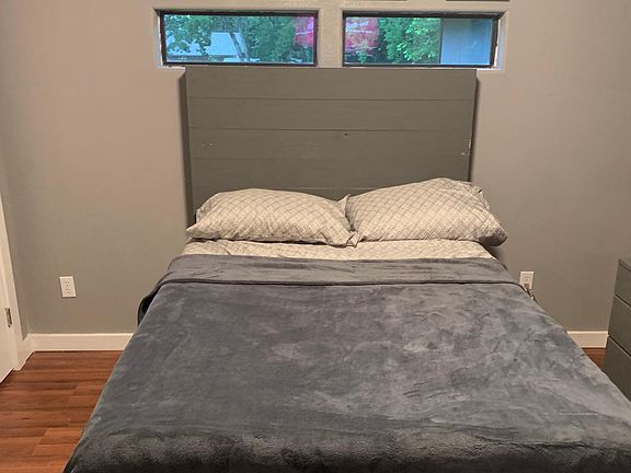 5th image of 722 E Hill St #1