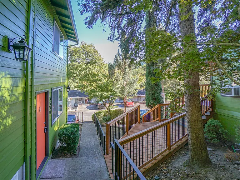 3530 SW Beaverton Hillsdale Hwy — Photo 4