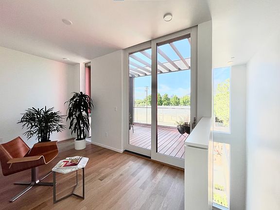 3rd image of 2427 Binnen Ln
