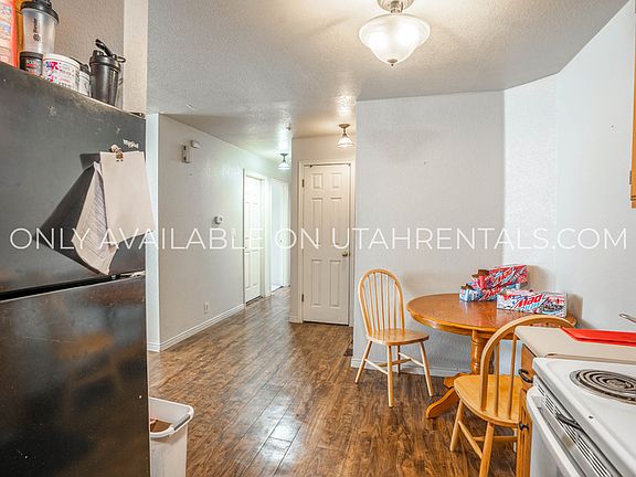4th image of 850 N University Ave Room 201-4