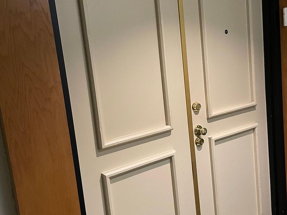 1st image of 117 S Doheny Dr APT 308