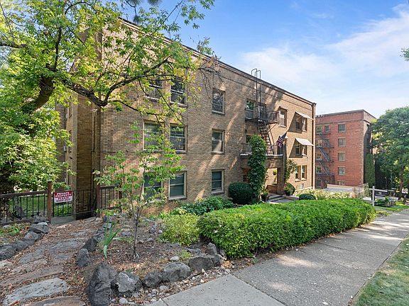 3rd image of 726 W 6th Ave