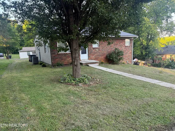 1108 Leconte Rd, Knoxville, TN 37914