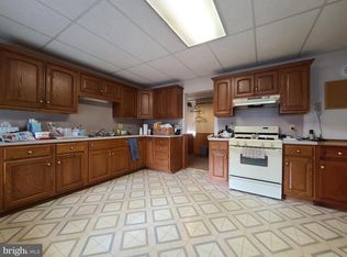 34 Main St, Denver, PA 17517