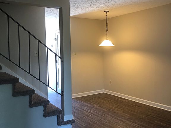 3rd image of 108 Lansdowne Dr