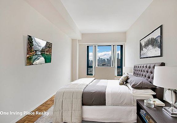 4th image of 1 Irving Pl APT U23c