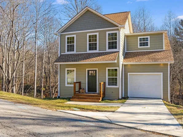 179 S Briarcreek Ct, Hendersonville, NC 28739