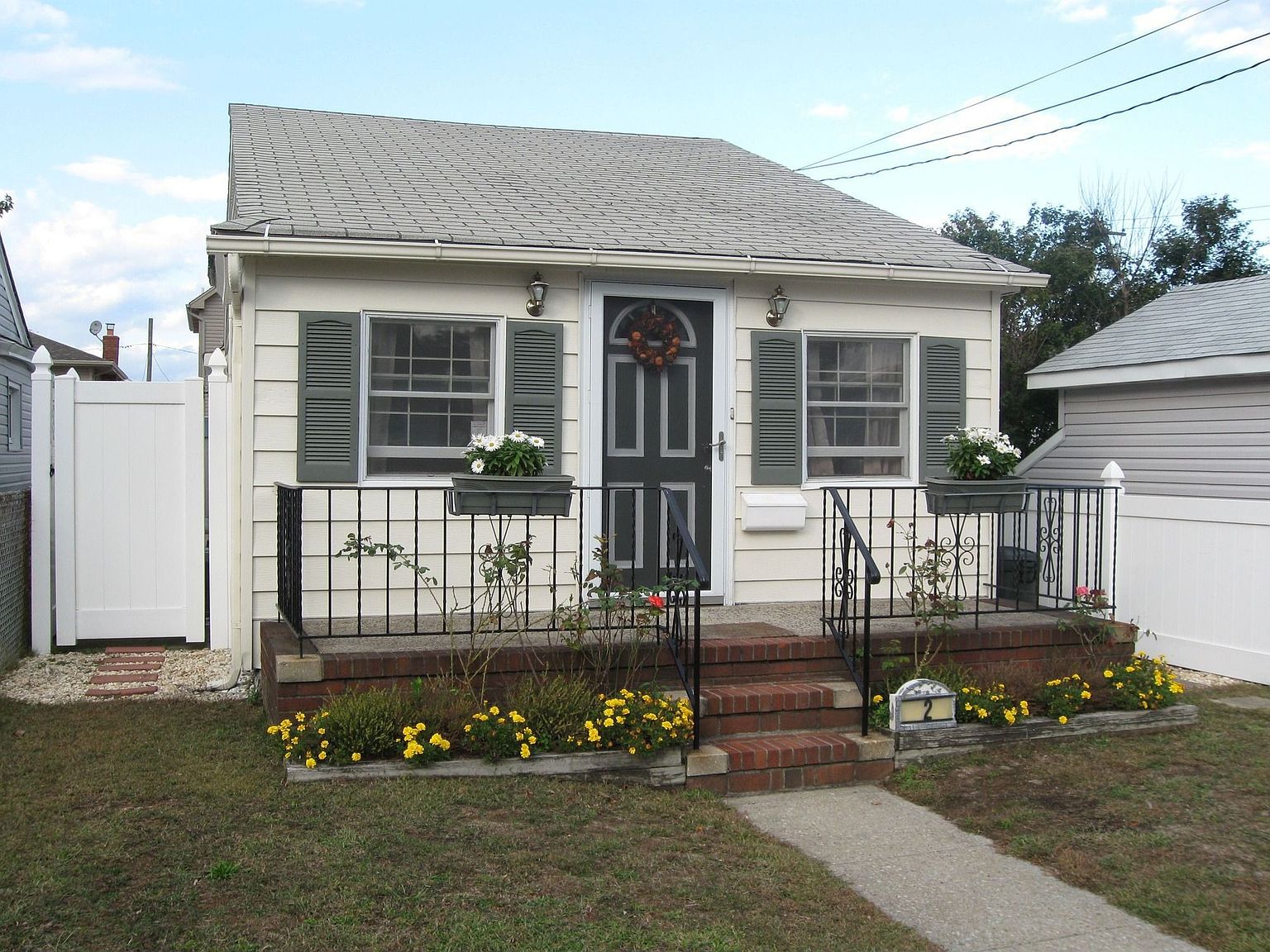 2 Hudson St W, East Rockaway, NY 11518 | Zillow