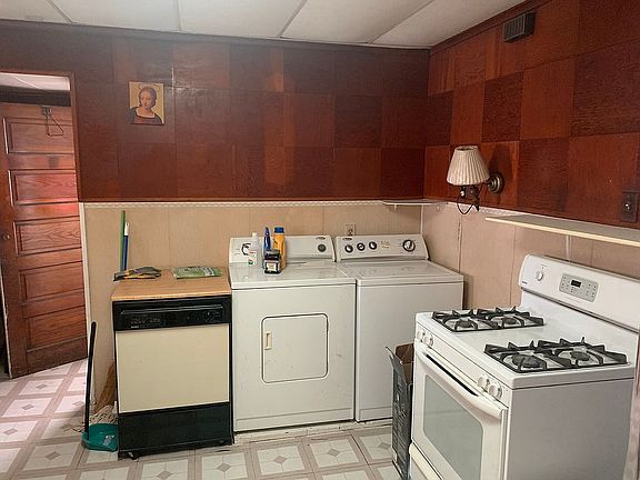 3rd image of 642 Valleywood Dr