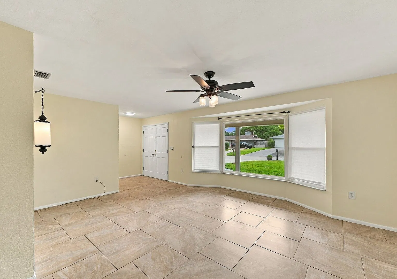 Spacious 4-Bedroom Home in Fairway Estates Dunedin — Photo 2