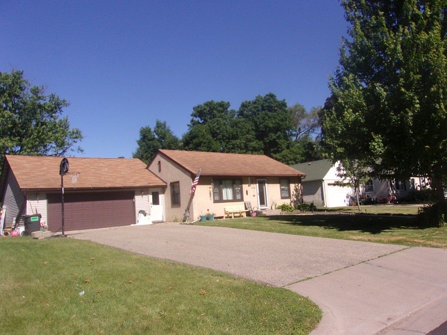 2nd image of 6932 Clinton Ave S