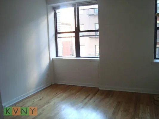 Rented by KVNY Soho | media 14