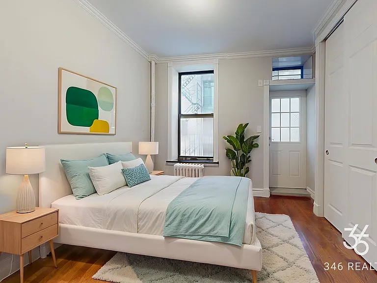 210 E 25th St #3RW — Photo 2
