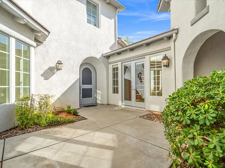 3043 Red Springs Dr — Photo 6