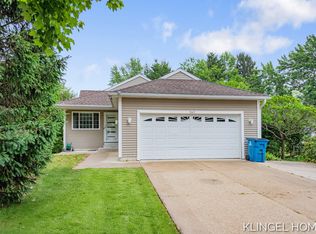 340 S Lake Ave, Spring Lake, MI 49456