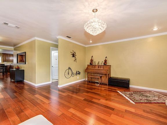 5th image of 1849 50th St