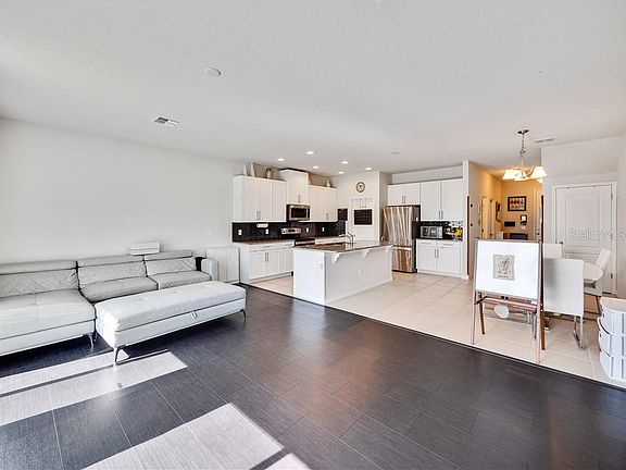 4th image of 548 Prospect Pt