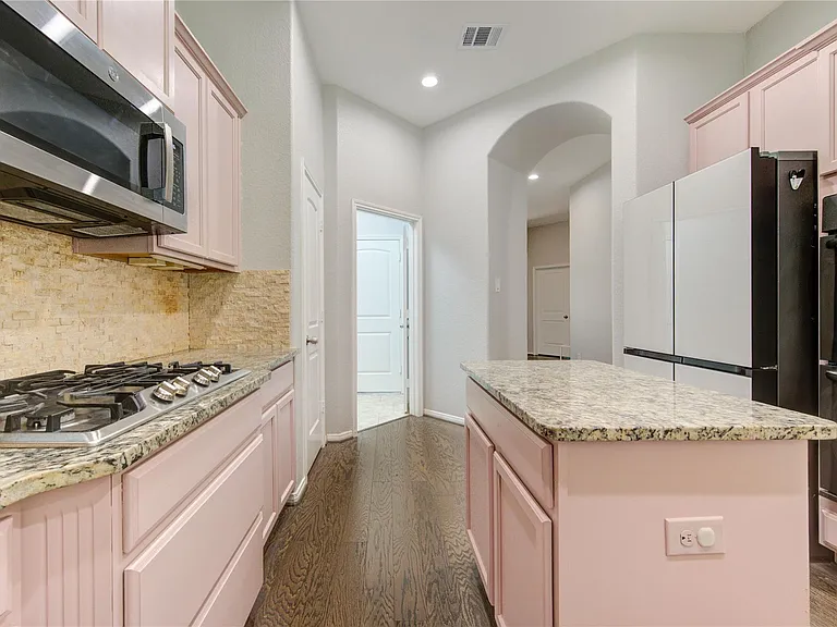 9802 Massanutten Ln — Photo 29