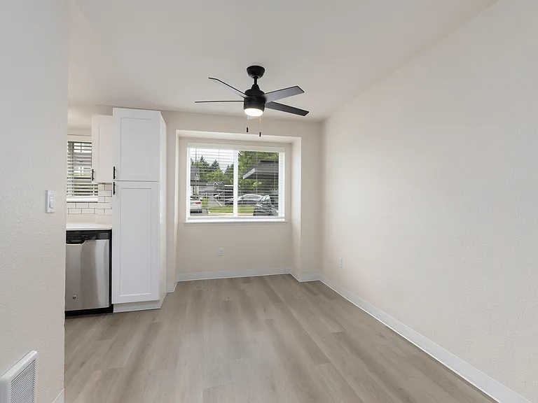 Westhampton Apartments — Photo 7