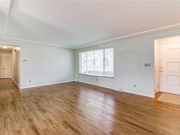 3rd image of 9846 W 130th St