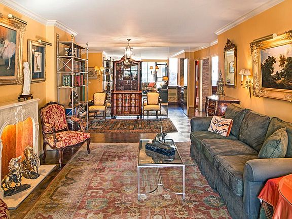 2nd image of 333 E 69th St APT 6C