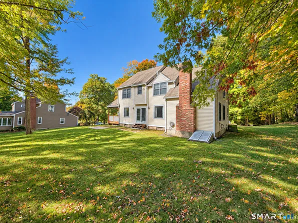 30 Green Woods Lane, Farmington, CT 06085