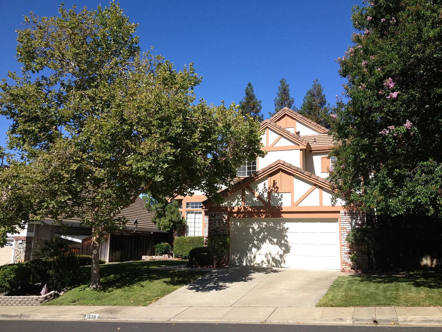 1839 Eagle Peak Ave photo 1