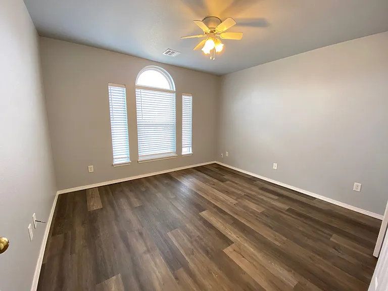 1011 Sunflower St — Photo 7
