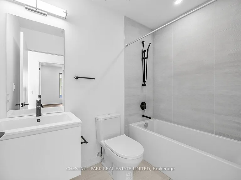 759 Queen St E #Penthouse 1 — Photo 22