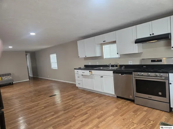 12616 Aurora Plz #281, Omaha, NE 68164
